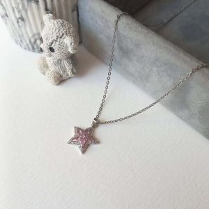 گردنبند جواهری طرح ستاره صورتی